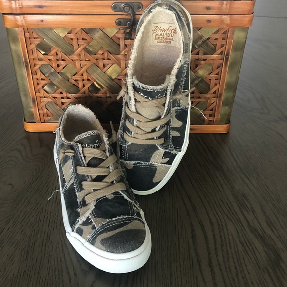 Blowfish Shoes - Blowfish Maxine Camo Lace up Canvas Sneakers